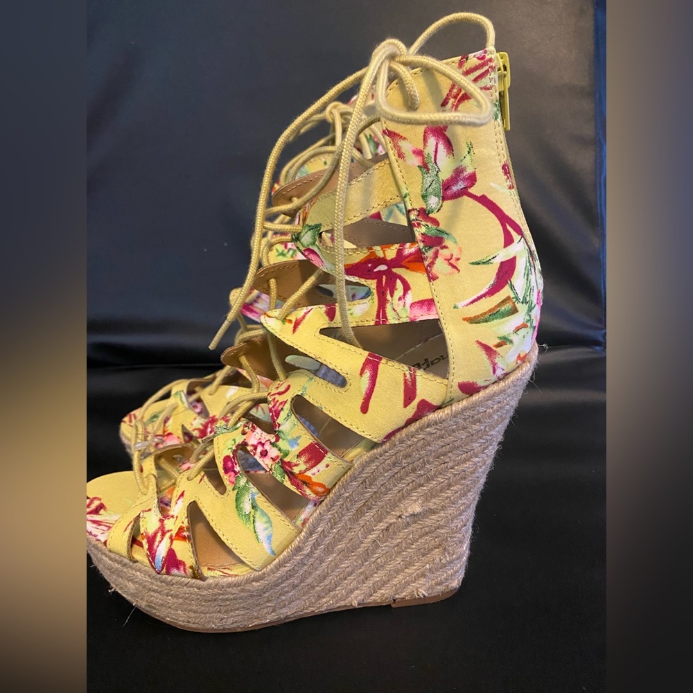 Charlotte Russe size 9 platform floral lace up wedges